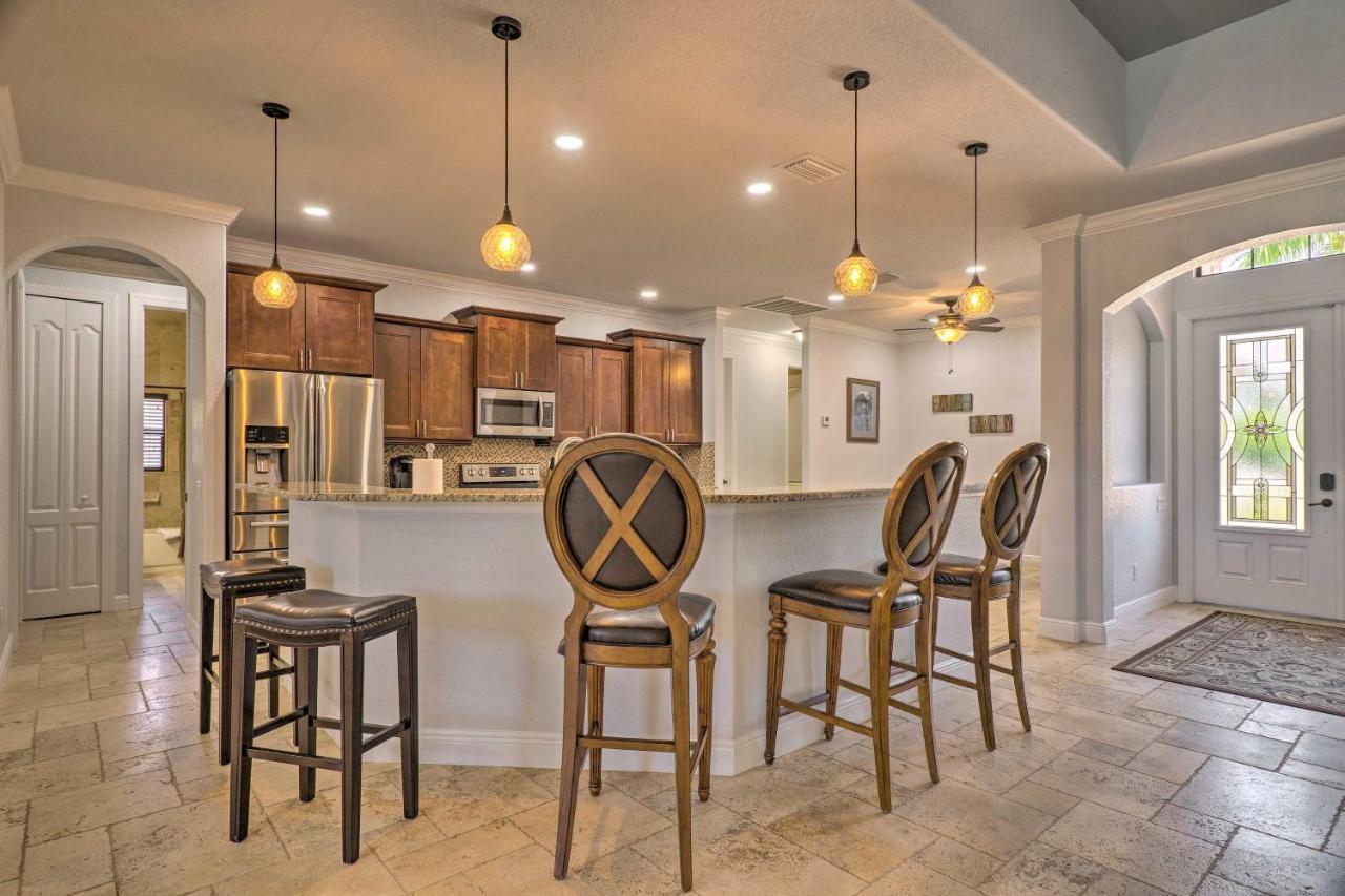 Canalfront Cape Coral Home With Patio And Grill! Exterior photo