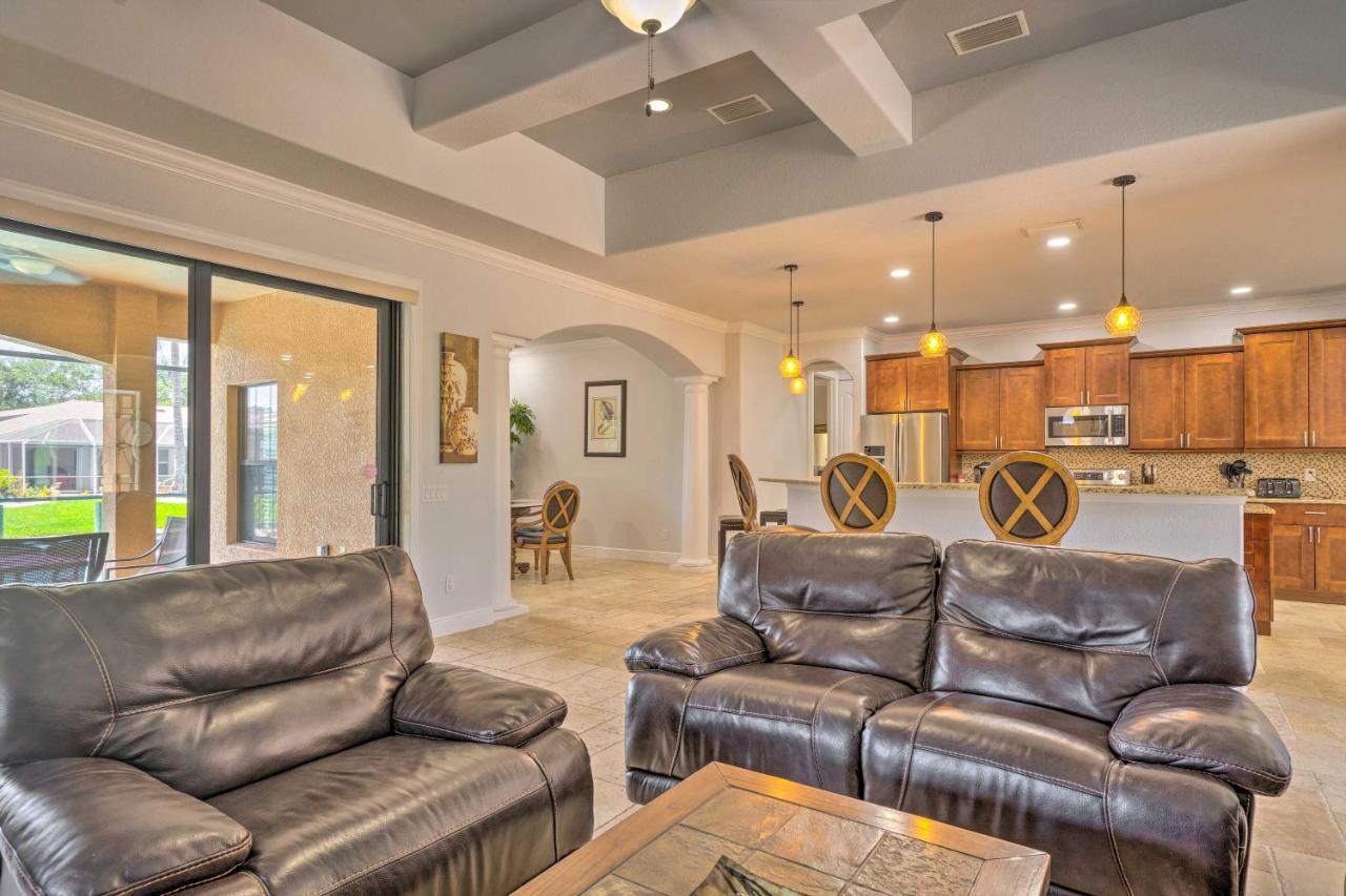Canalfront Cape Coral Home With Patio And Grill! Exterior photo