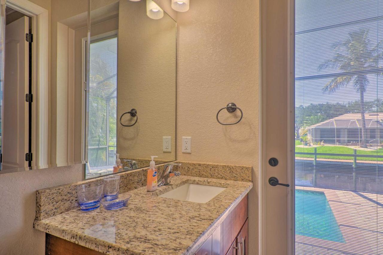 Canalfront Cape Coral Home With Patio And Grill! Exterior photo