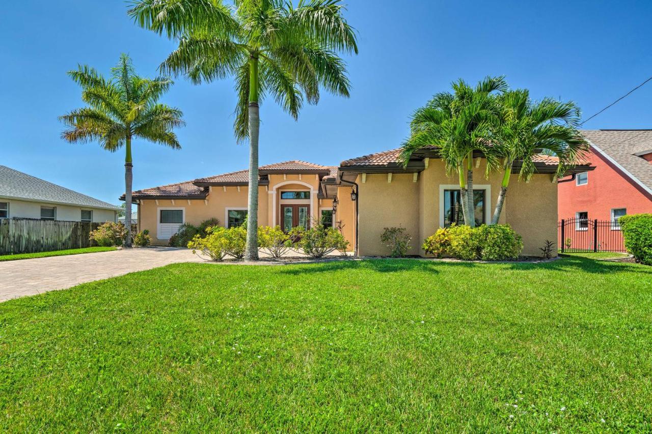Canalfront Cape Coral Home With Patio And Grill! Exterior photo