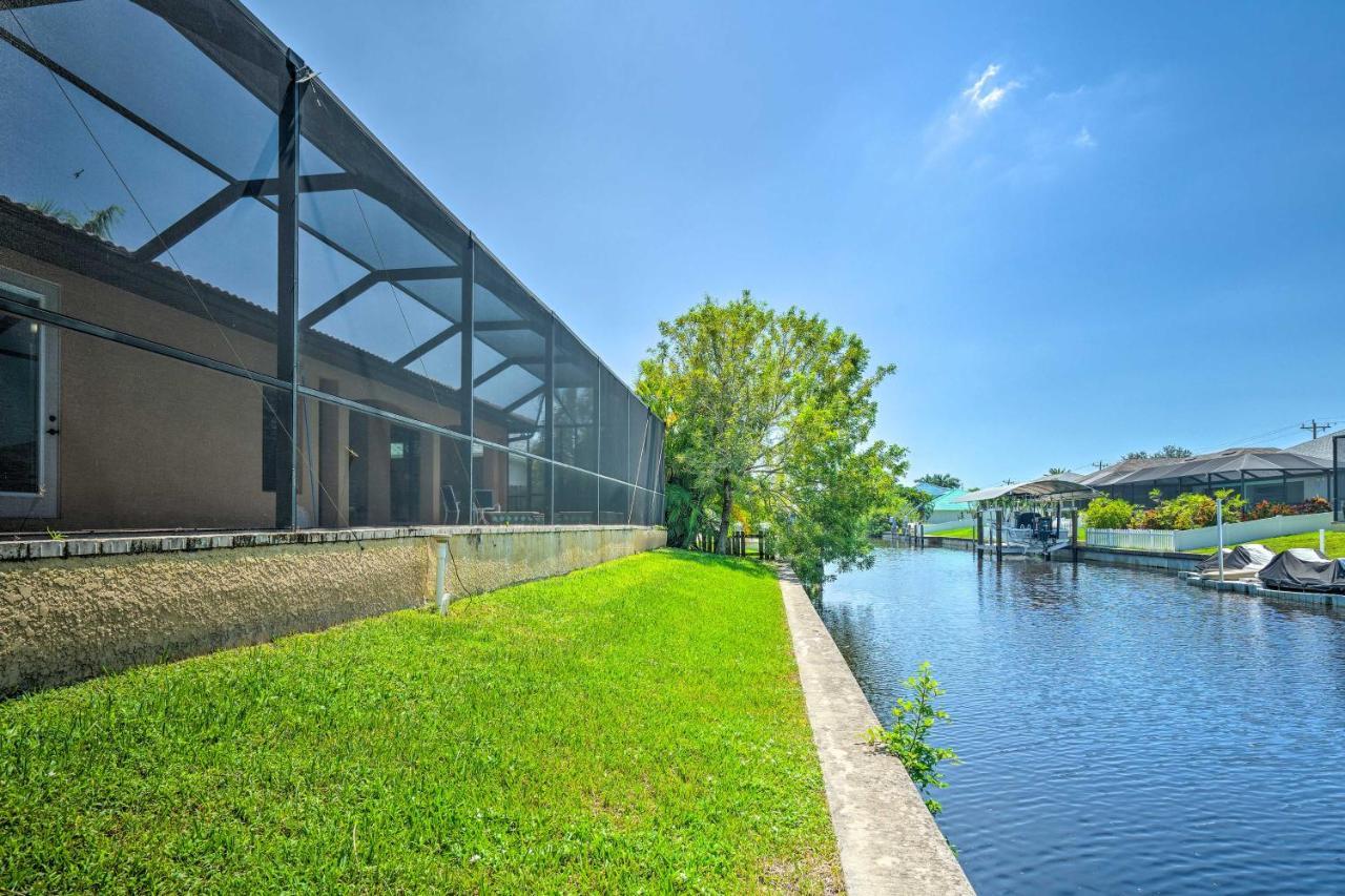 Canalfront Cape Coral Home With Patio And Grill! Exterior photo